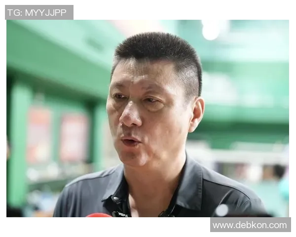北京羽毛球队团队协作引发热议球员间默契与配合的争议探讨